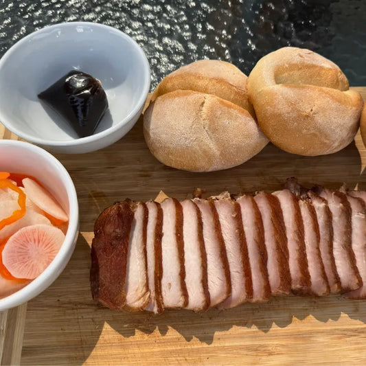 Char Siu Box Especial | Corte premium + pan + encurtido